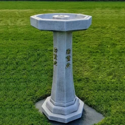 Classic Japanese Design Stone Garden Bird Bath
