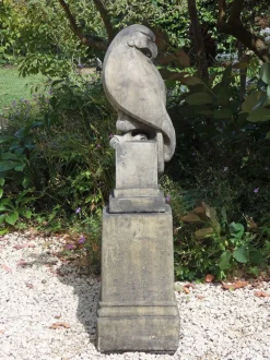 Eagle on Modena Pedestal Modern Stone Garden Statue