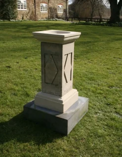 Grand Pedestal Design Stone Garden Birdbath
