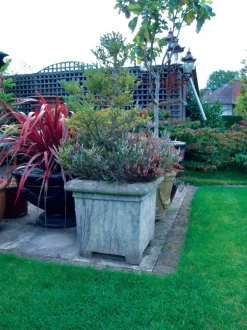 Grand Square Stone Garden Planter